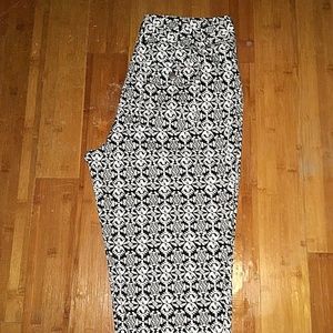 🌟Style & Co Cropped Pants Stretch Capris Tribal